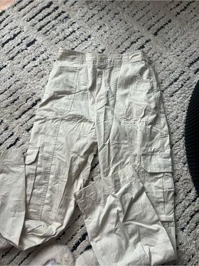 Abercrombie & Fitch Cargo Pants - White